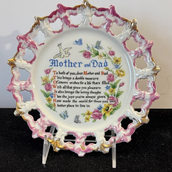 VINTAGE "MOTHER AND DAD" VINTAGE DECORATIVE 8" WALL PLATE SCALLOPED EDGE CUT OUT - Picture 1 of 5